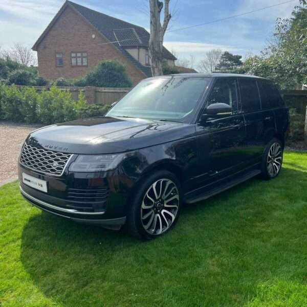 2019 Land Rover Range Rover Vogue SDV6 3.0. www.stonehouse7.com