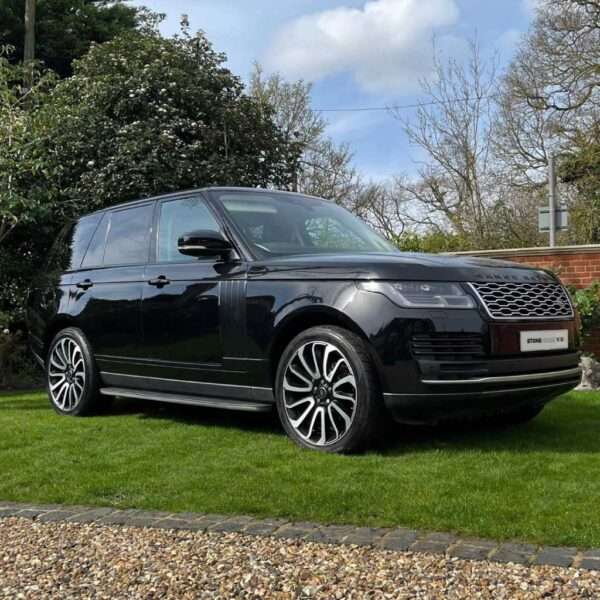 2019 Land Rover Range Rover Vogue SDV6 3.0. www.stonehouse7.com